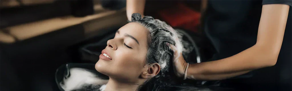 Shampoo não é tudo igual: O que ninguém te conta sobre a escolha certa para o lavatório